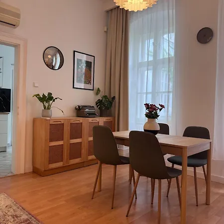 Classy Old Town Home, Wifi, Smart Projector, Ac Apartamento Bratislava